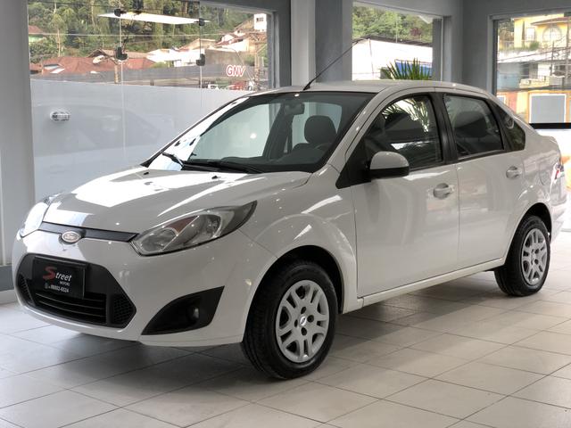Fiesta 1.6 sedan 2013 Class Completo , excelente estado