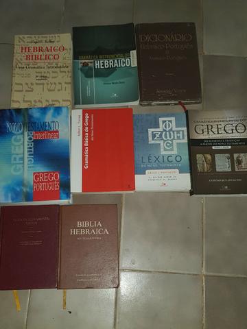 Coleção acadêmica de grego e Hebraico