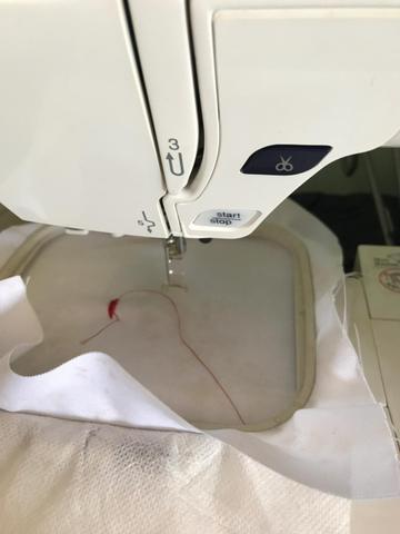 Máquina de bordar Elna 8300