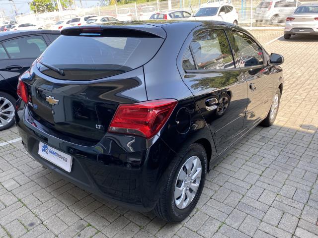 GM - CHEVROLET ONIX HATCH LT 1.0 8V FlexPower 5p Mec. - Foto 6