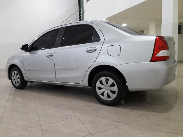 Toyota Etios Sedan 1.5 2015 - Aceita troca menor valor - - Foto 4