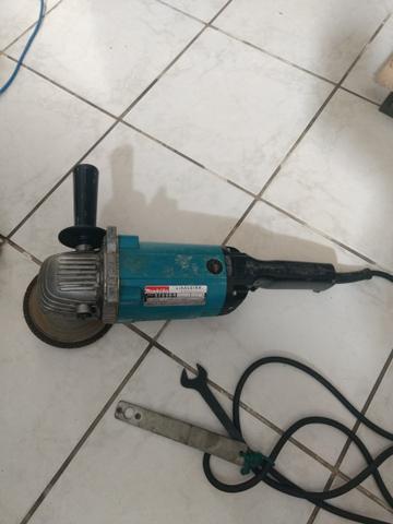 Lixadeira Makita 220v profissional - Foto 4