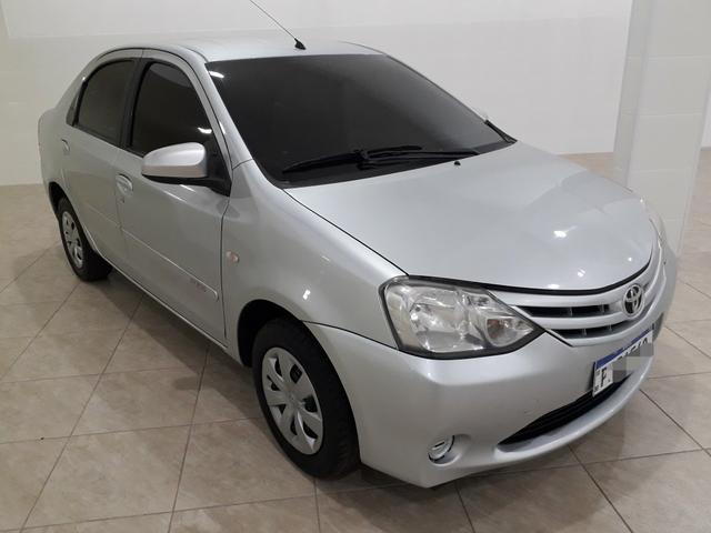 Toyota Etios Sedan 1.5 2015 - Aceita troca menor valor - - Foto 2