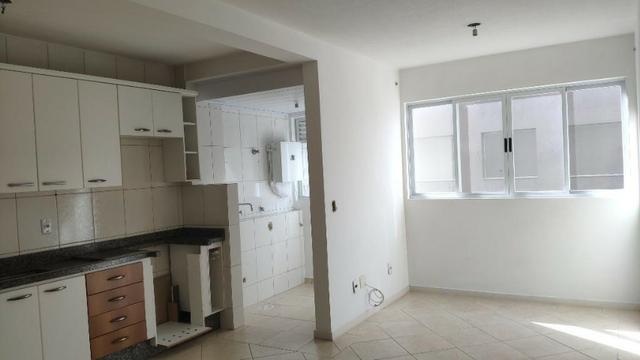 Apartamento de 1 Dormitorio com Vaga no Roçado - Foto 3