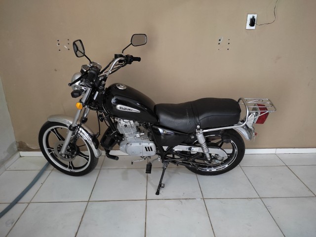 SUZUKI INTRUDER