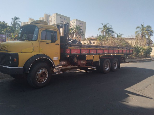 CAMINHÃO MB1313