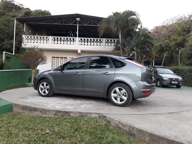 FOCUS.FORD.HATCH. 1.6. 2012