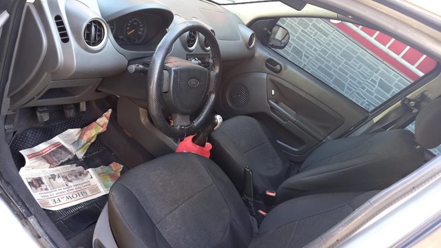 FORD FOCUS SEDAN