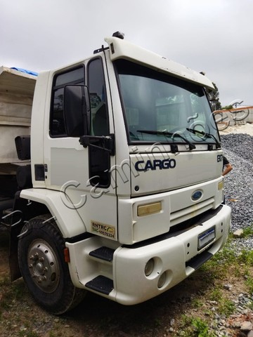 Ford Cargo 1317 ano 2006 com Caçamba 5m³