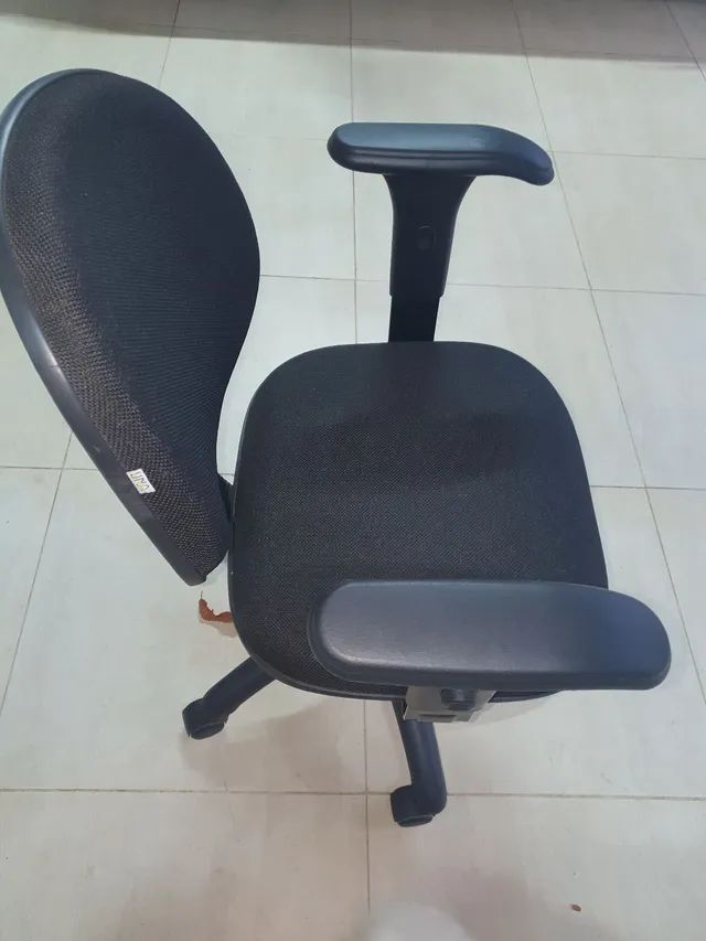 Cadeira para escritório super conservada - Foto 2