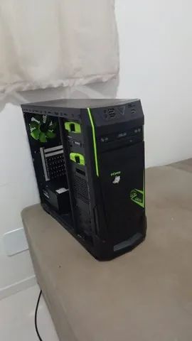 Vendo ou troco PC, defeito : liga mas não dá vídeo  