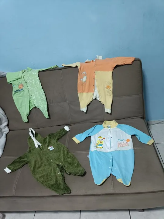 4 Macacões de Bebê - Diversos Modelos e Tamanhos