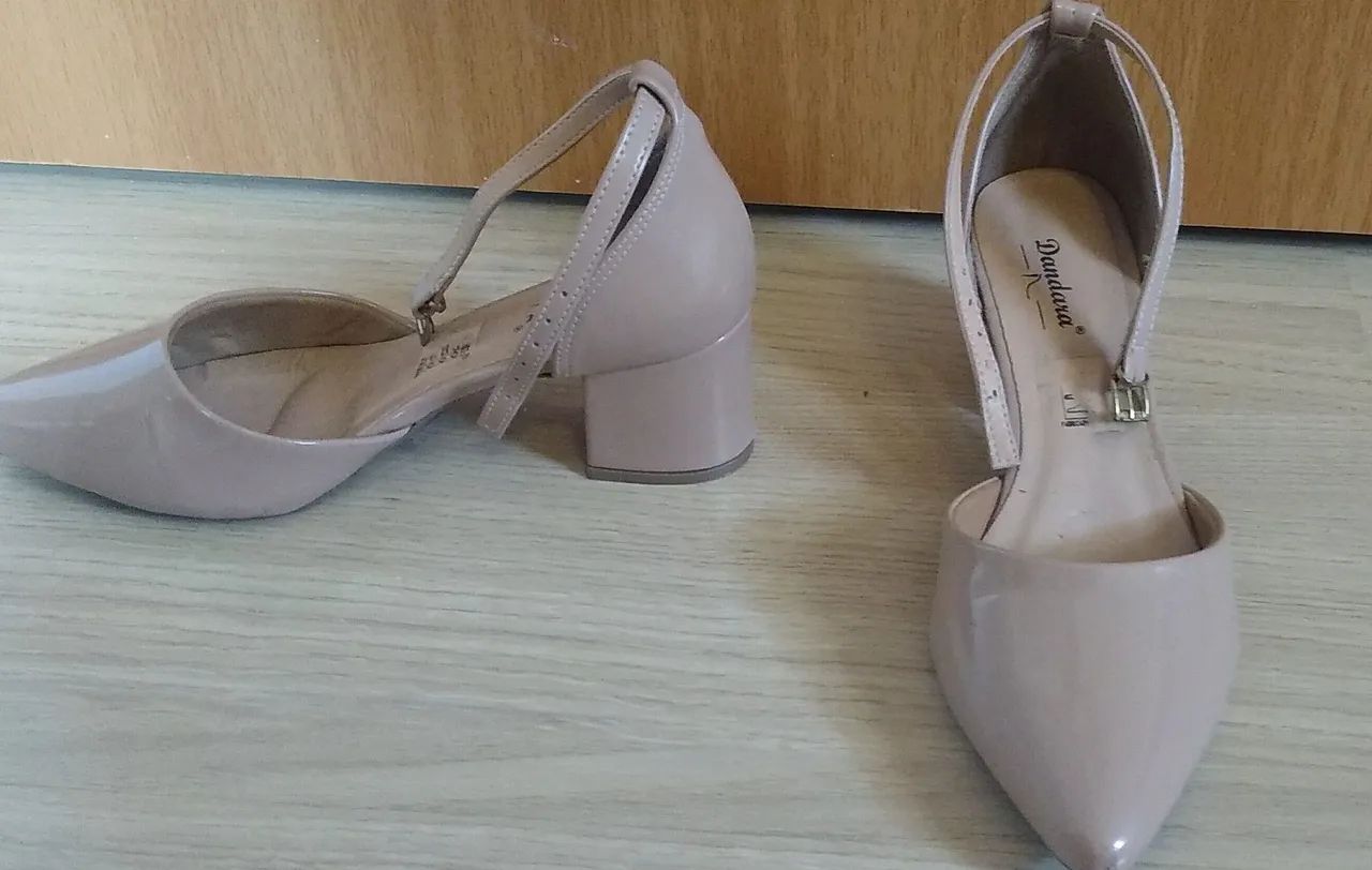 Sapato nude verniz