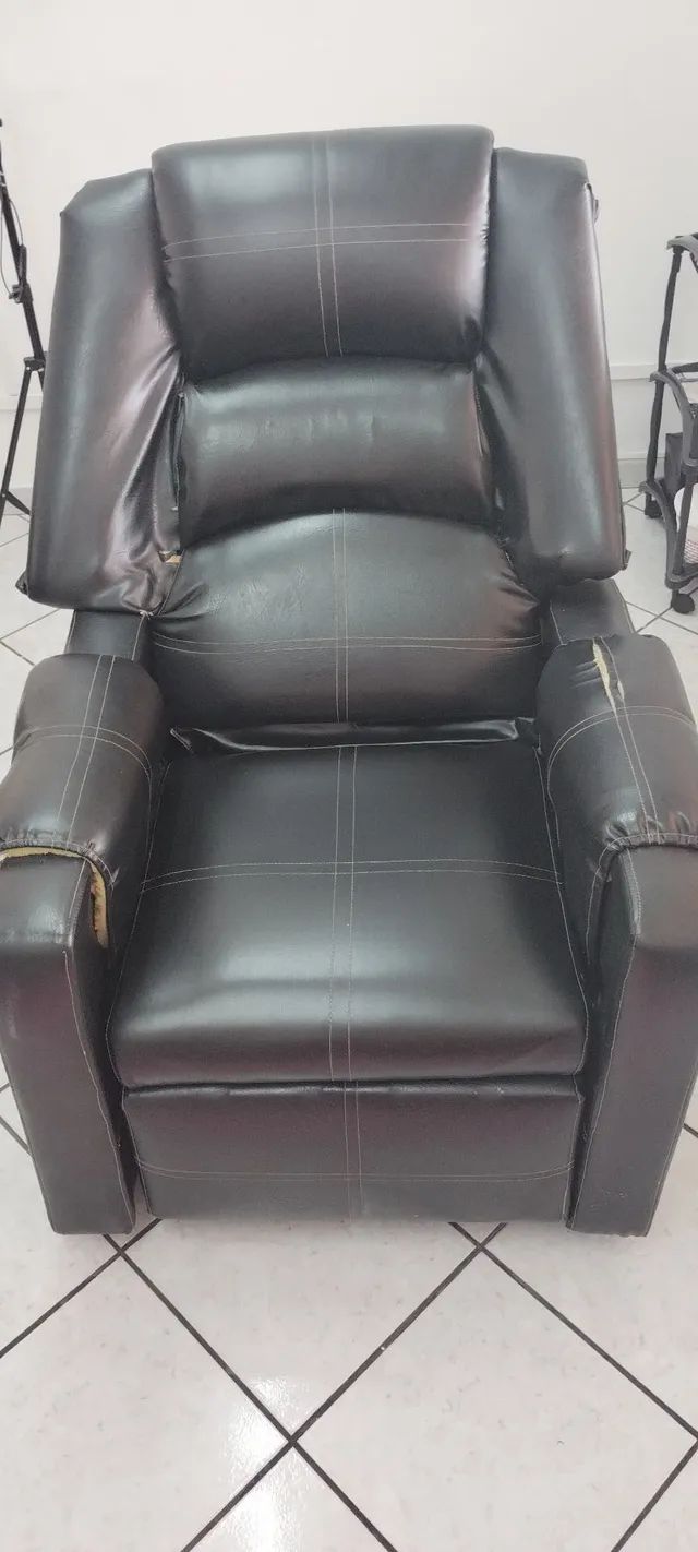 Poltrona reclinável. Sofás e Poltronas Jardim Novo Amanhecer