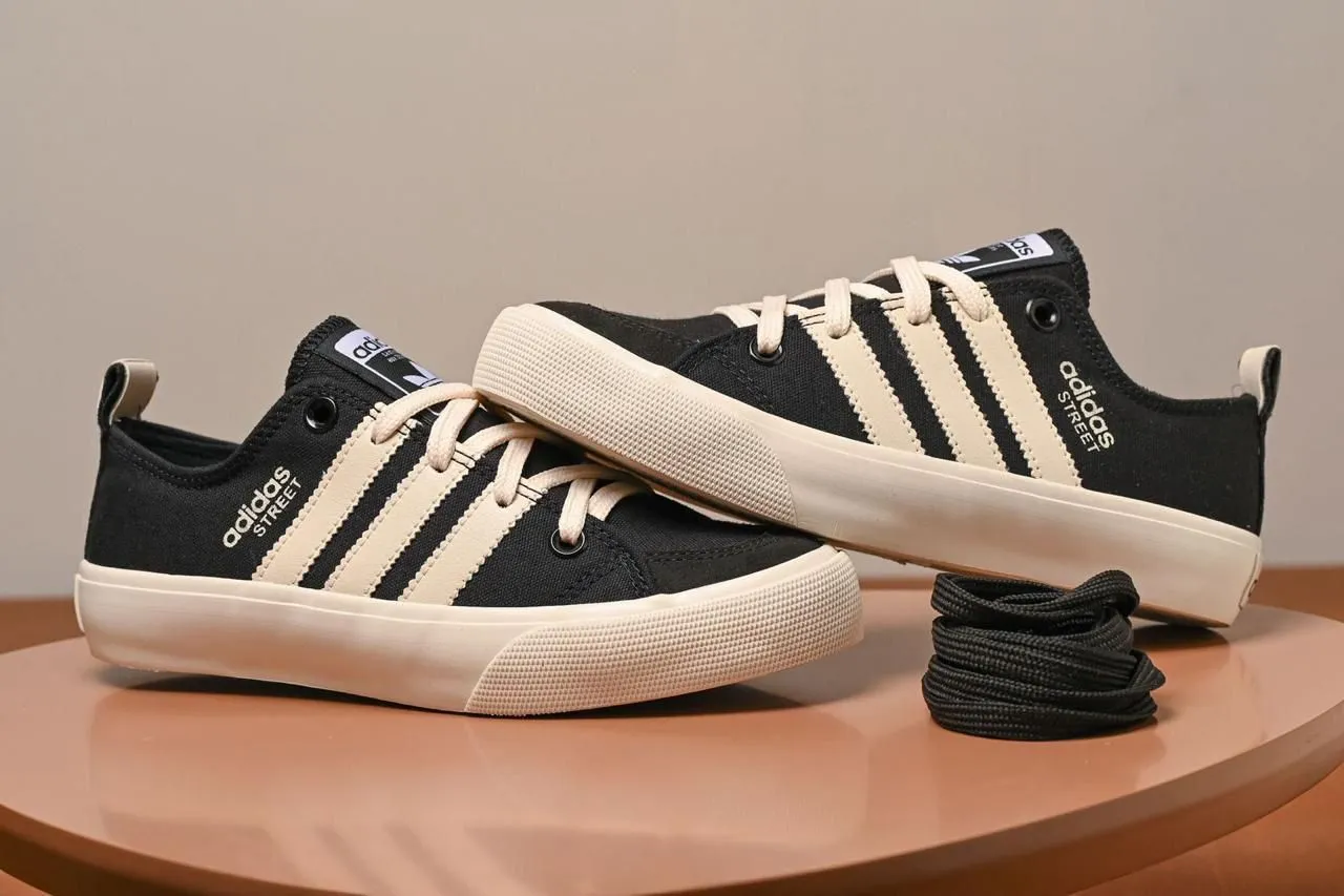 Tênis Adidas Street