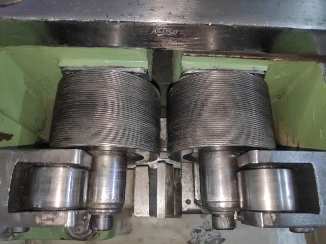 Laminadora de Rosca Zeni 7ton mecanica - em uso - Foto 2