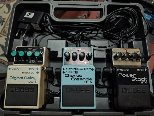 Pedaleira BOSS Completa - Pedais, Fonte e Hard Case (...na caixa !!!)