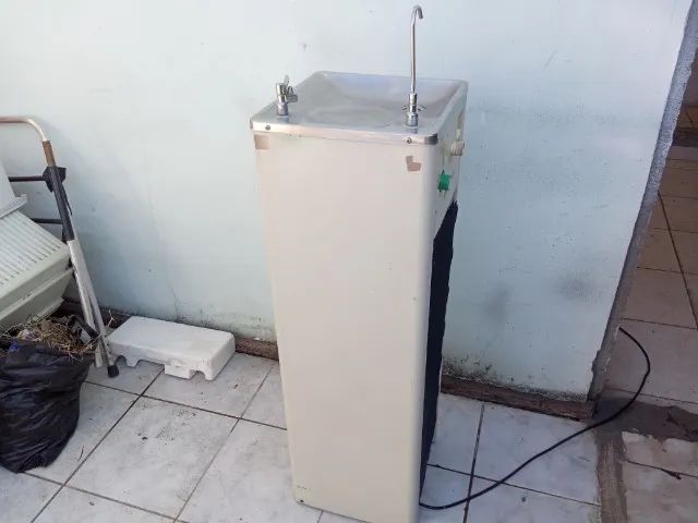 Bebedouro de coluna\purificador usado conservado,127v  funcionado perfeito - Foto 3