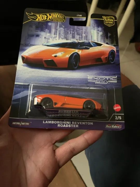 Hot wheels premium Lamborghini reventon roadster