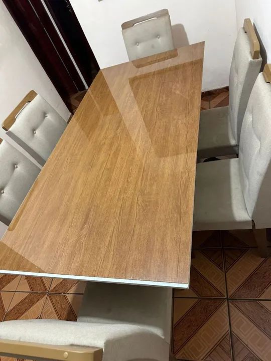 Mesa de jantar em madeira com 6 cadeiras - Foto 3
