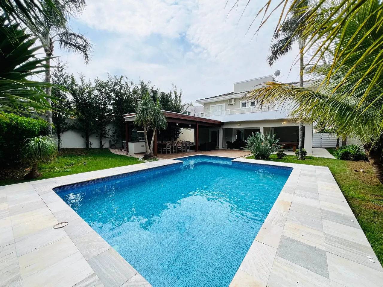 Casa para alugar no condomínio Residencial Estância Eudóxia em Campinas.