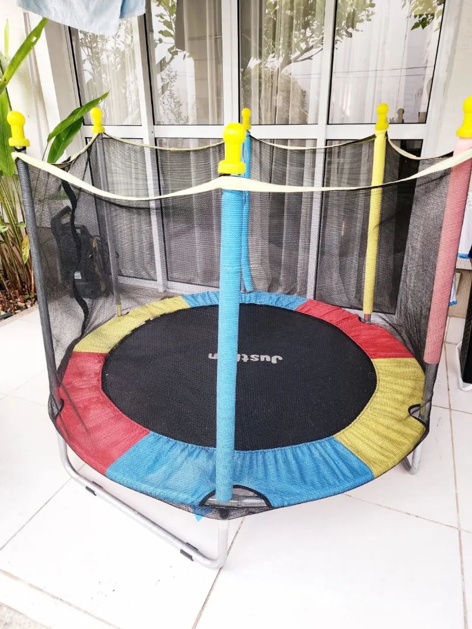 Cama elástica (Pula Pula) Protoys com diâmetro 1.40m tela preta