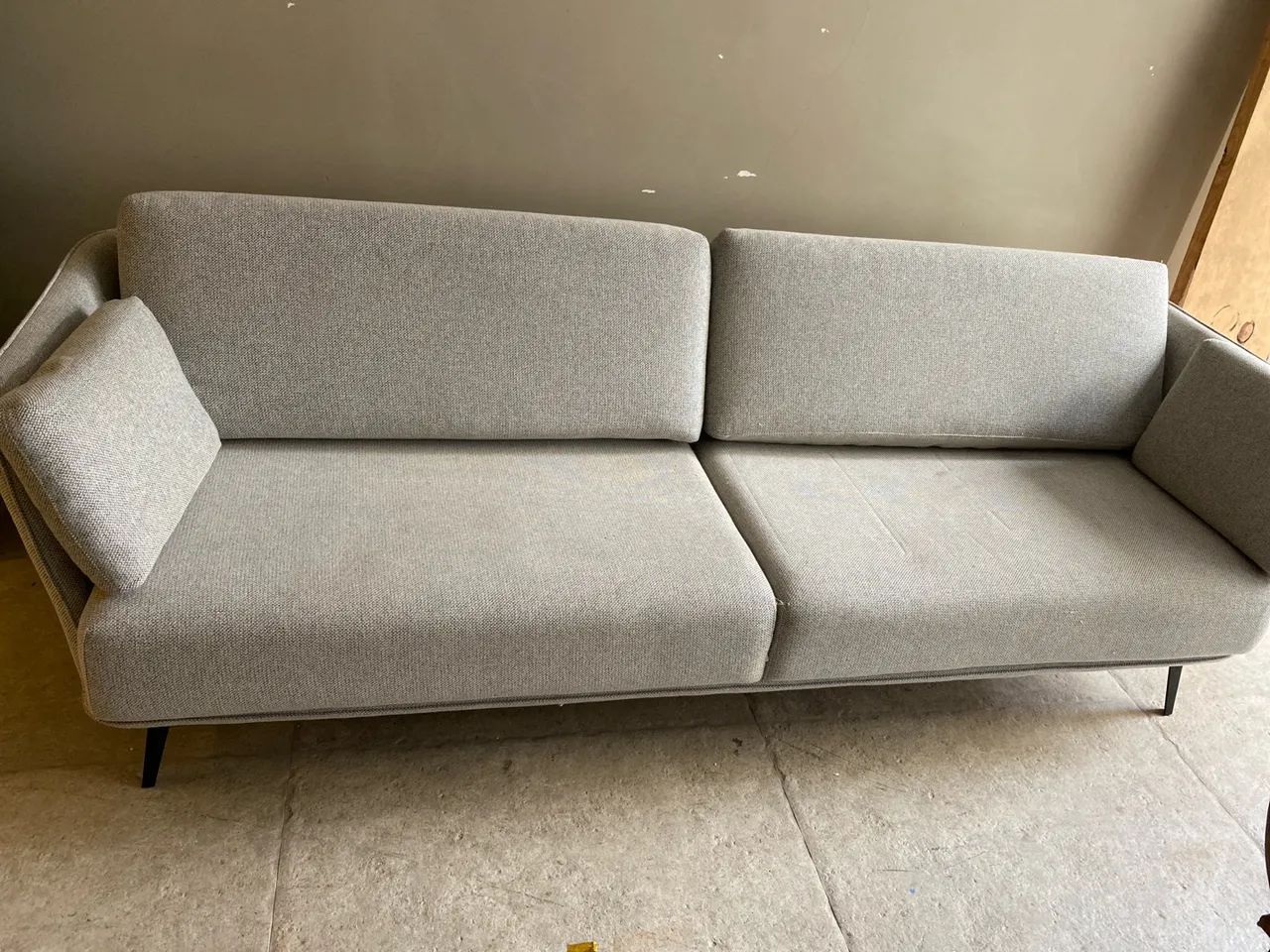 Sofá 4 lugares cinza