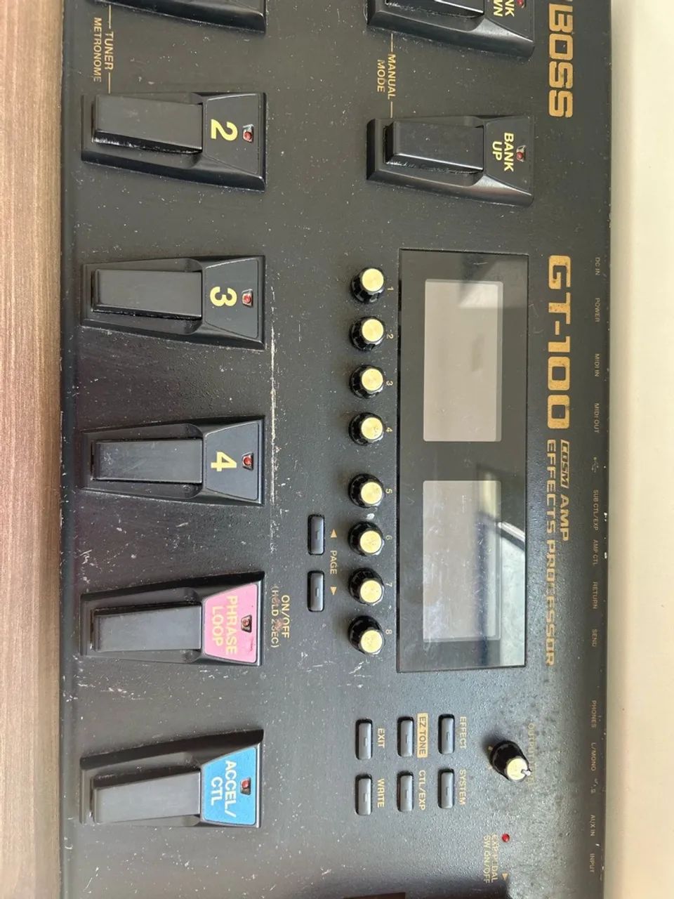 Pedaleira Multi-Efeitos Boss GT-100