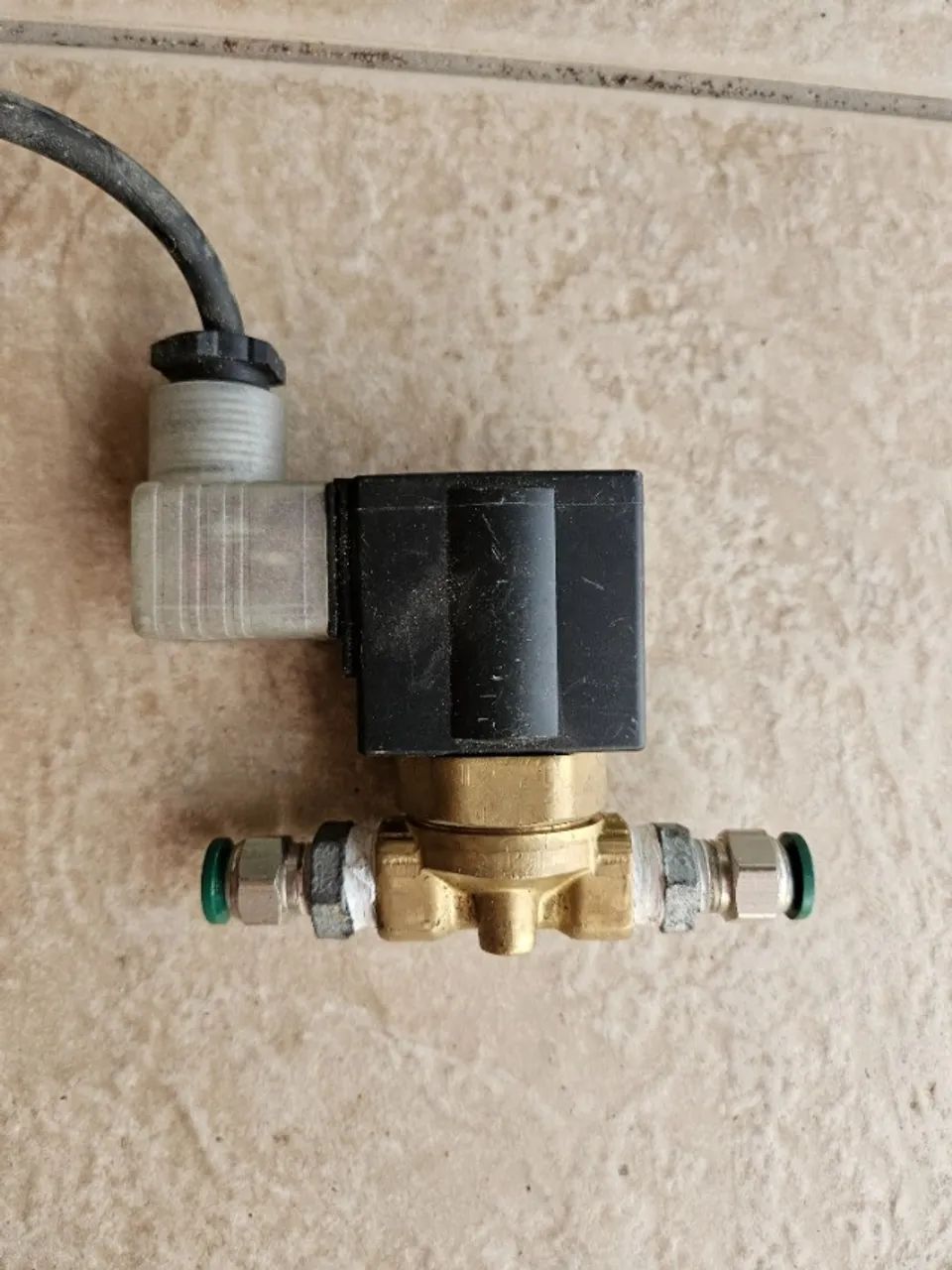 Válvula solenóide 110 volts. 