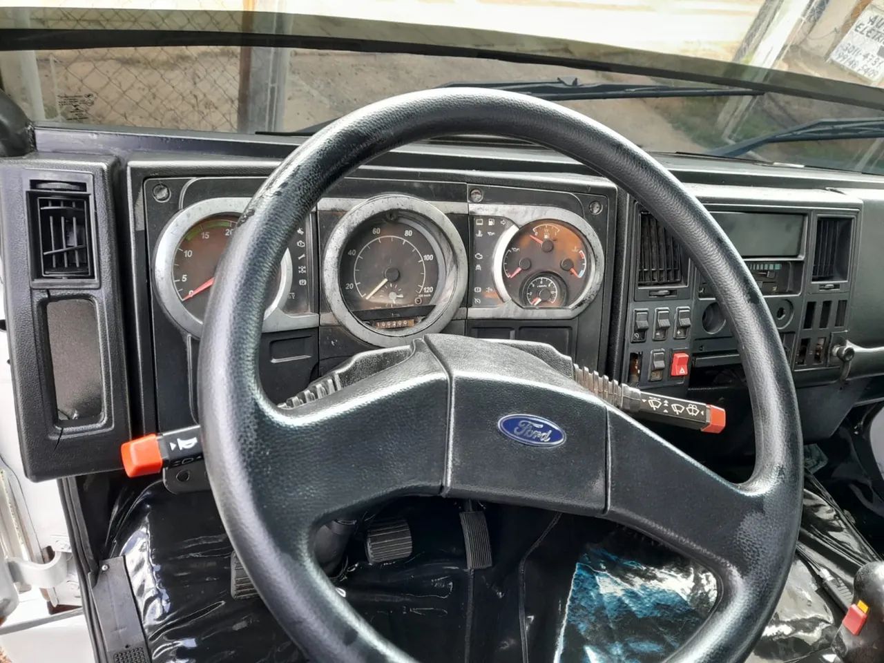 Ford Cargo 1317 4x2 toco  - Foto 12