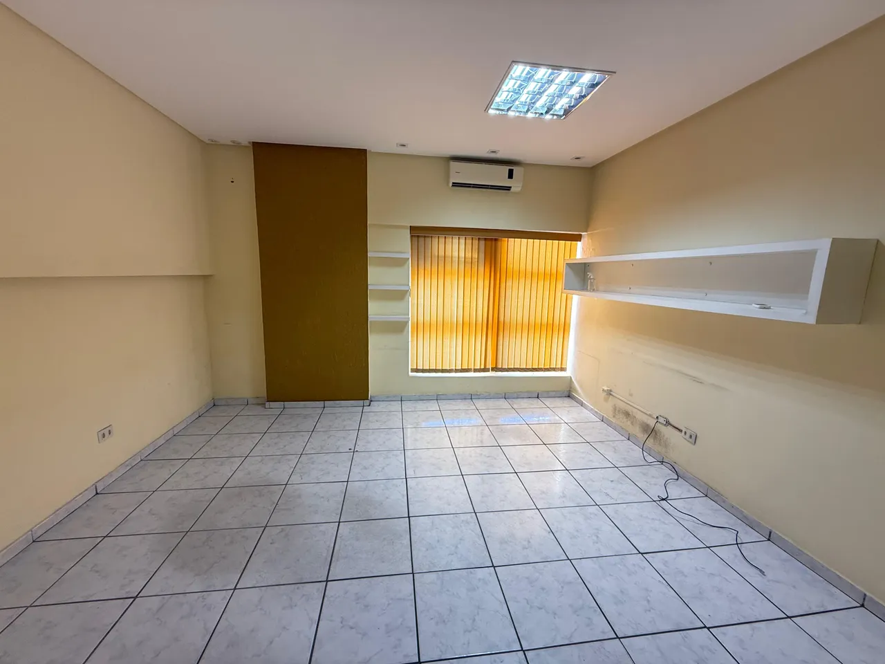 Sala Comercial à venda 58m² - Com garagem - Ar Condicionado - em Setor Central - Goiânia