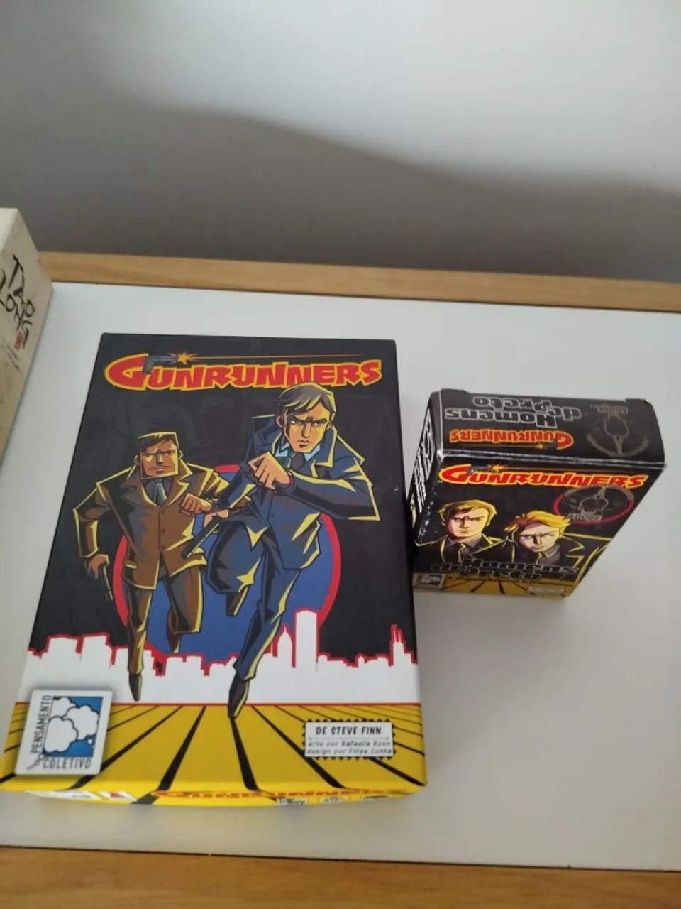 Gunrunners + Exp Homens de Preto - Foto 2