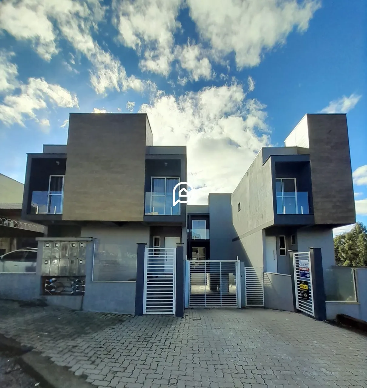 SOBRADO, TRIPLEX, 83M2, BAIRRO JARDIM ELDORADO