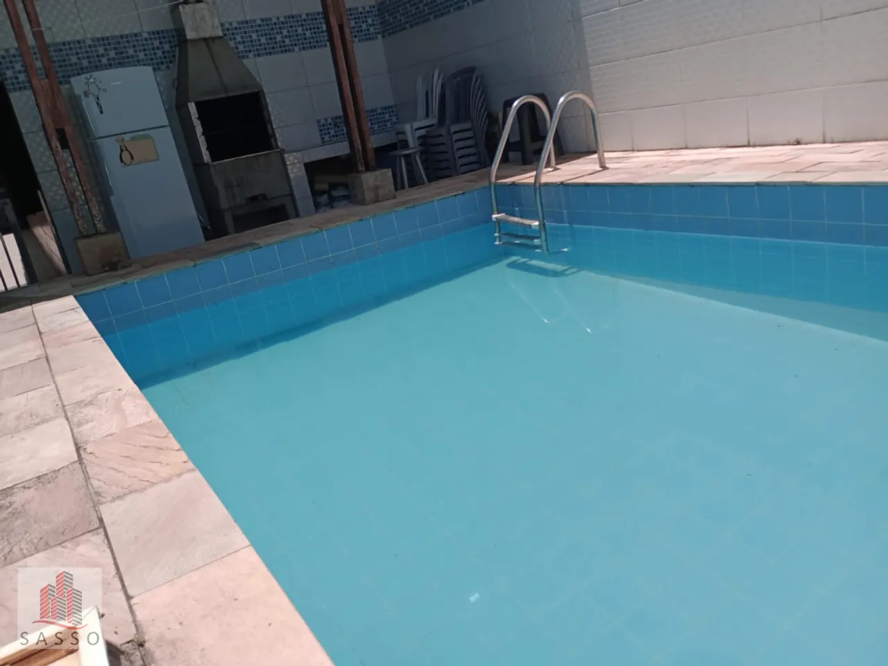 Vendo casa com piscina em Mongaguá - Litoral Sul de São Paulo.