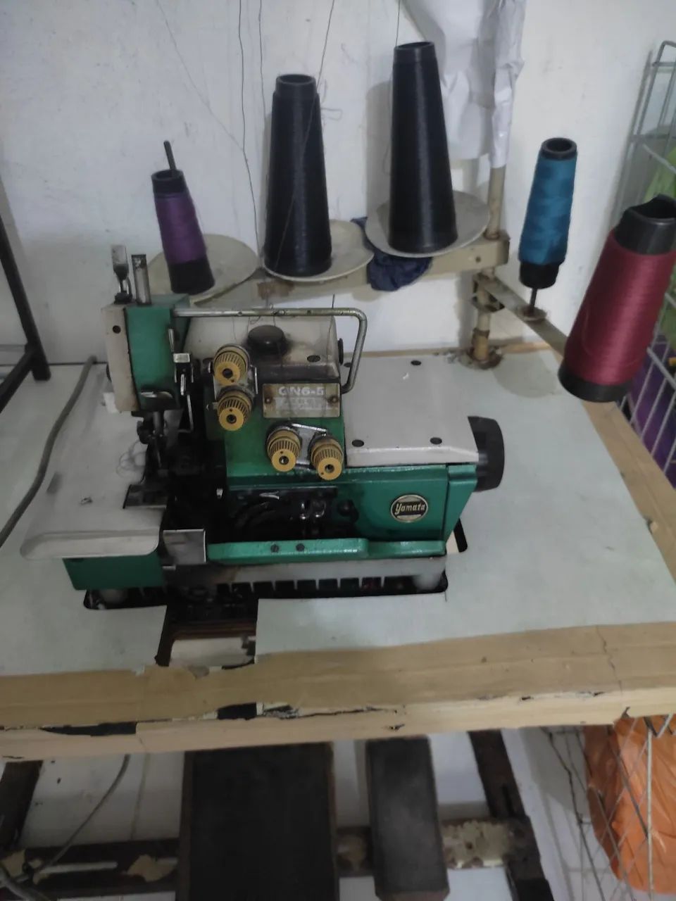 Máquina de Costura Overlock Yamata CNG-5