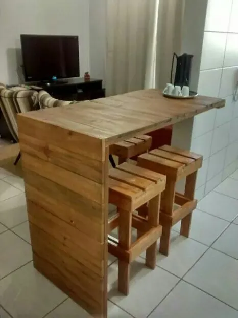 Bancada/Balcão com banquetas de madeira rústica zap *