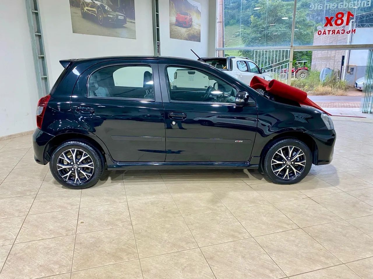 Etios Hatch Platinum 1.5 automático 2016/17 - Foto 5