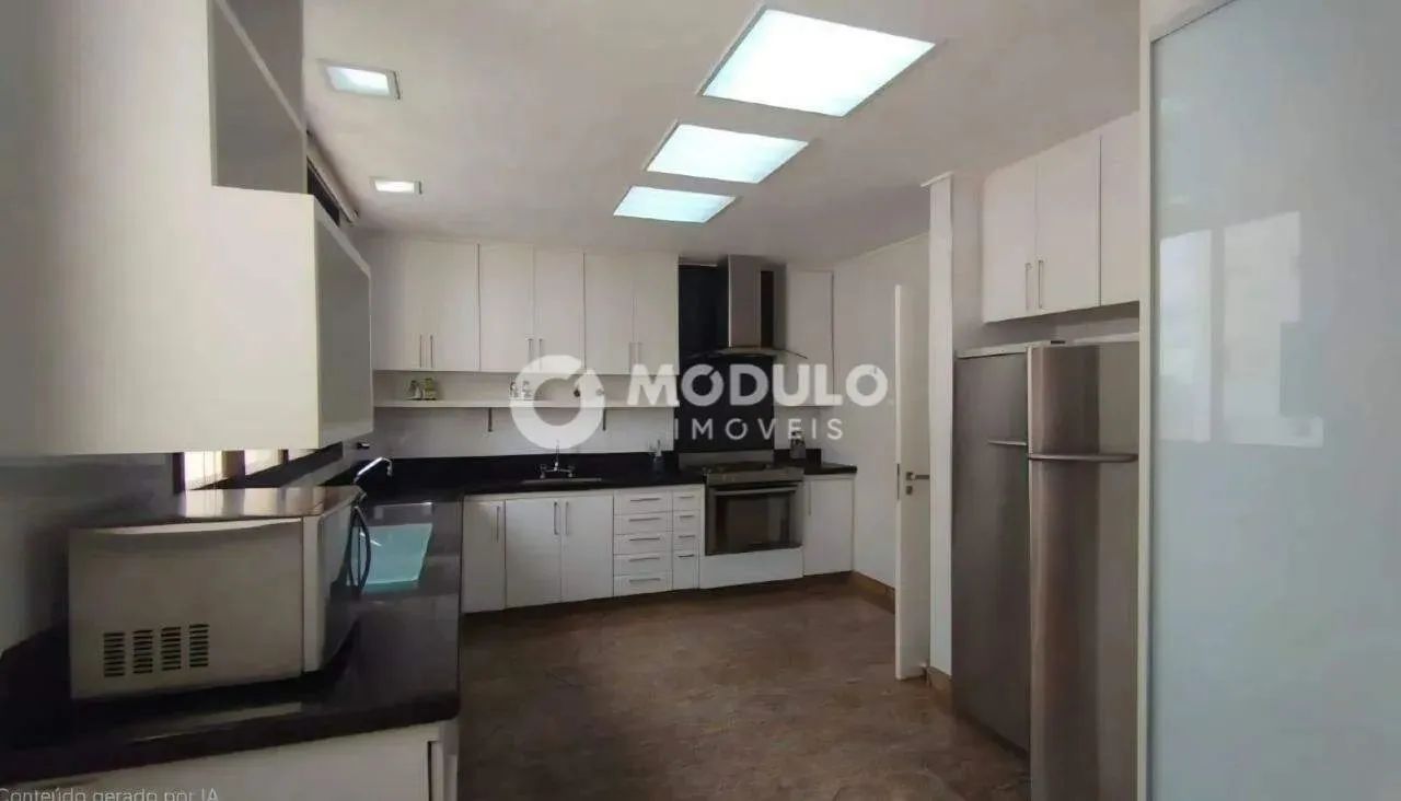 Apartamento mobiliado disponível para locação no Centro.