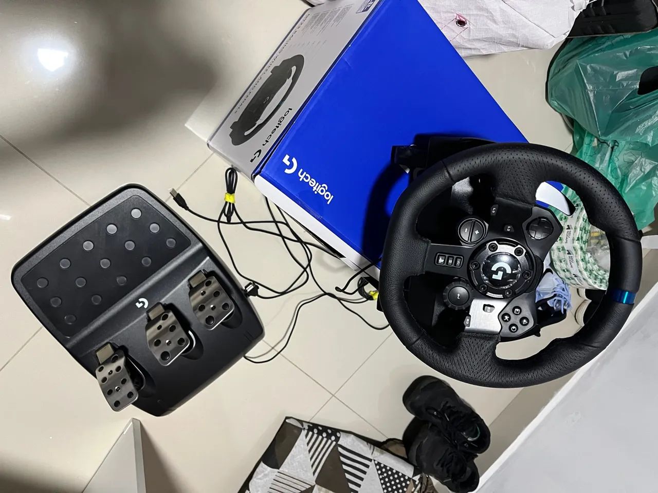 Volante Logitech G923 para PS4/PS5 e PC - Foto 3
