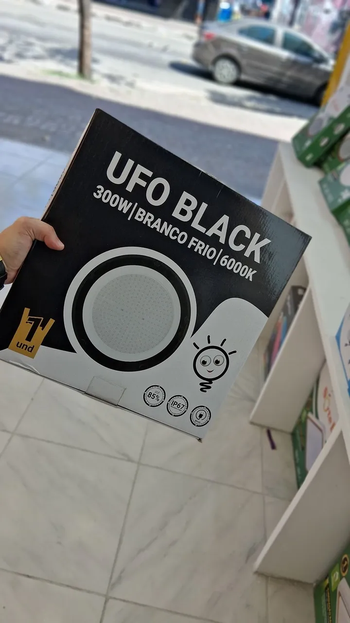 Luminária UFO Black 300W