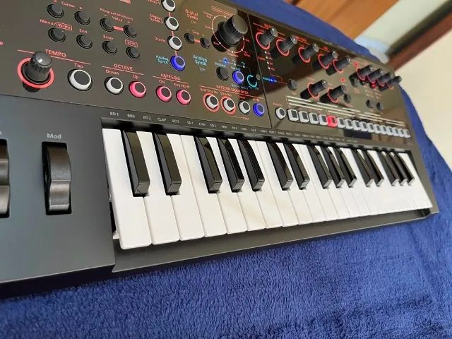 Teclado Roland JD Xi - Sintetizador Analógico e Digital em ótimo