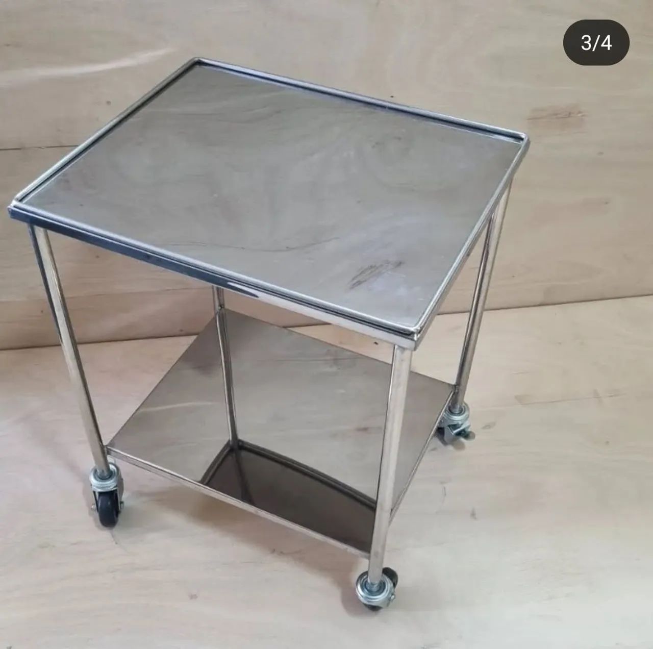 Mesa de Aço Inox com rodízios para máquina de laser - Foto 2