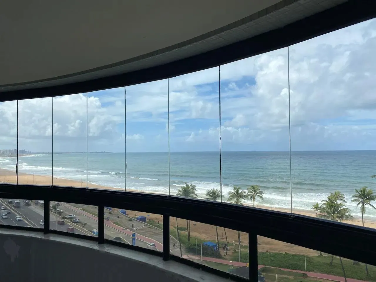 Quarto e sala,Bahia Suites Residence em Jardim Armação - Salvador/BA