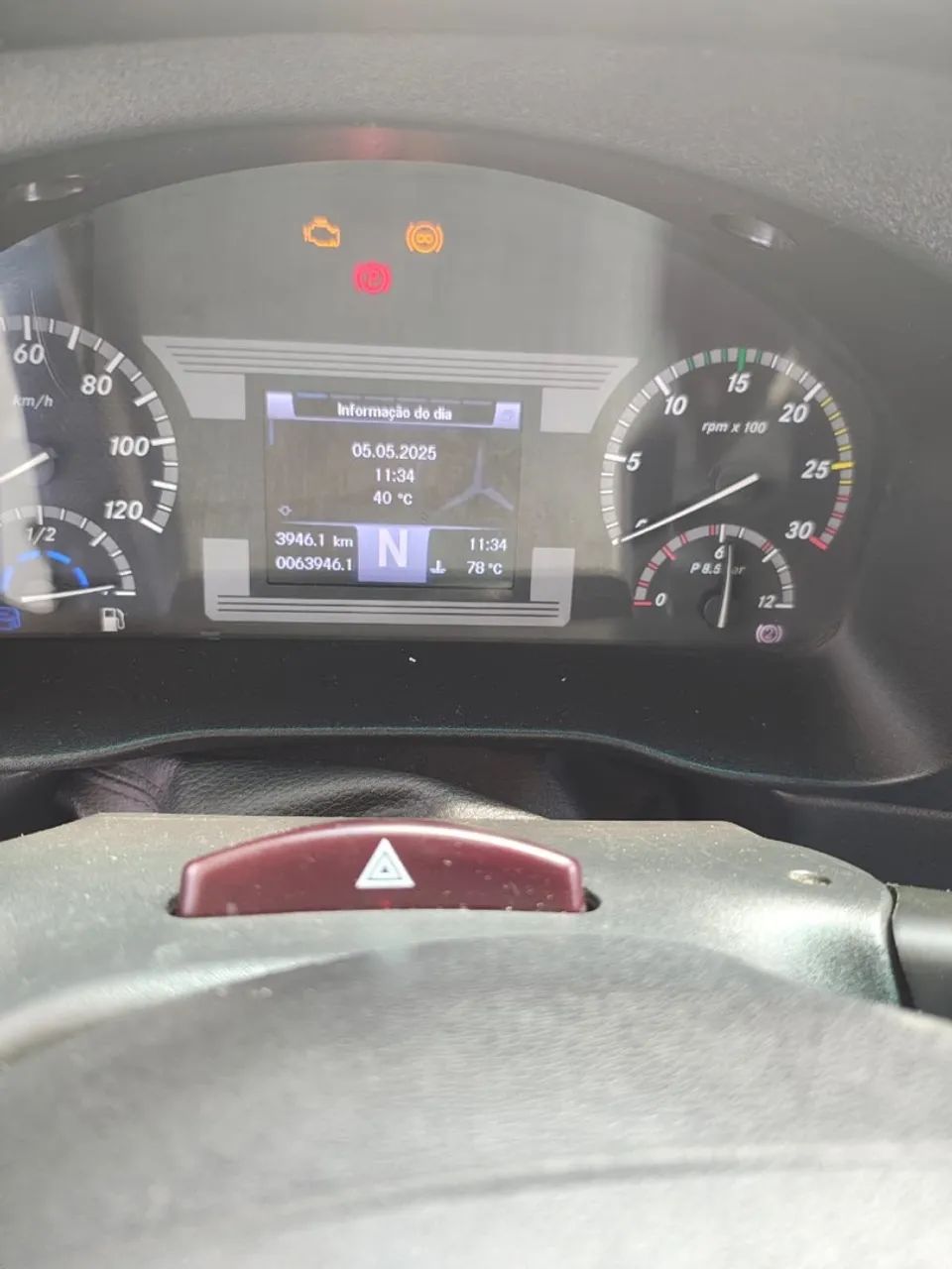 Vendo Caminhão Mercedes bens seminovo Modelo Accelo 815  Unico Proprietário