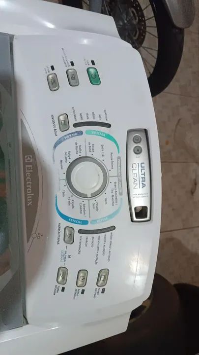 Máquina de lavar roupa Eletrolux ULTRA CLEN 10 kg voltagem 220 com garantia. entrego.  - Foto 4