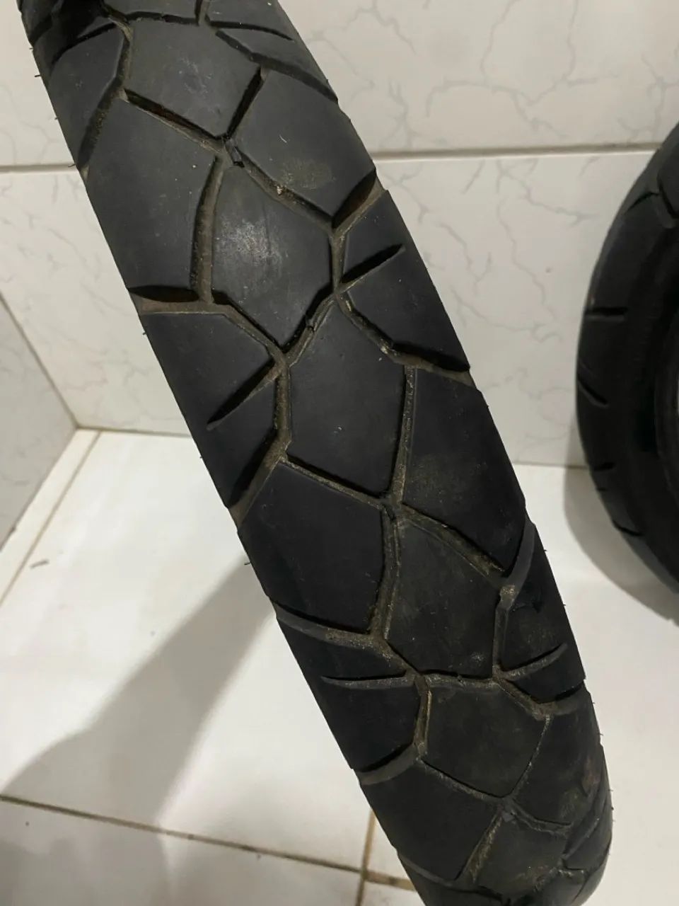 Pneu de Moto Cinborg
