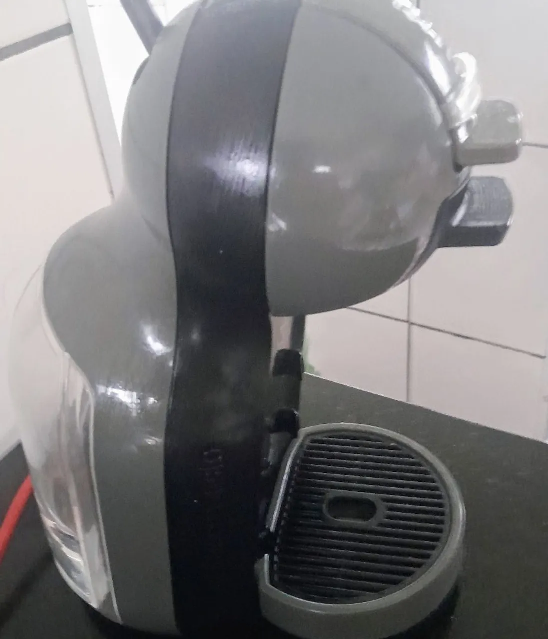 Cafeteira Dolce Gusto - Preta e Cinza