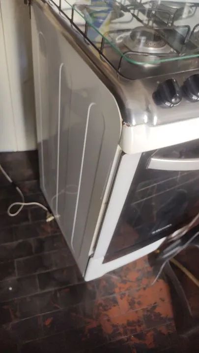 FOGÃO. ELECTROLUX FUNCIONANDO PERFEITAMENTE. AUTOMÁTICO OK . BARATO PRA SAIR HOJE - Foto 6