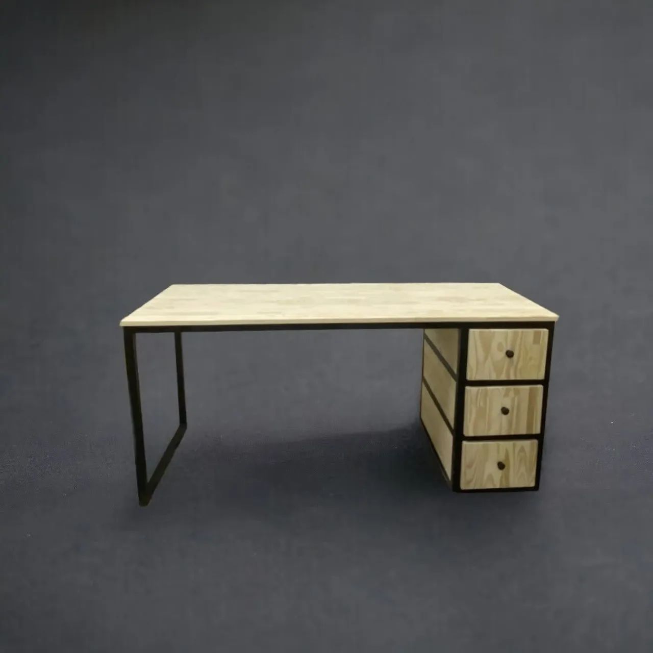 Mesa Industrial Com gavetas 