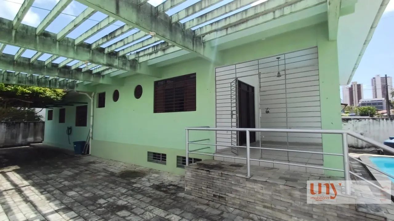 Casa com 5 quartos e piscina, super bem localizada no bairro dos Estados - Foto 4